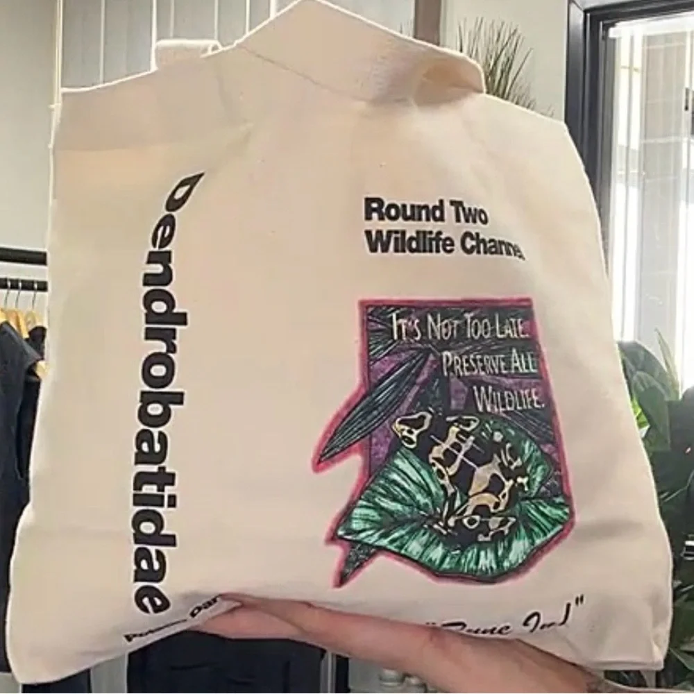 Round 2 Wildlife Channel Canvas Tote Bag - Cream - NEW